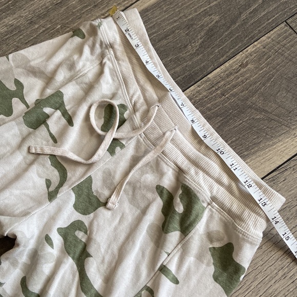 Sundry Camo Boxy Crew & Jogger Set - Picture 12 of 16